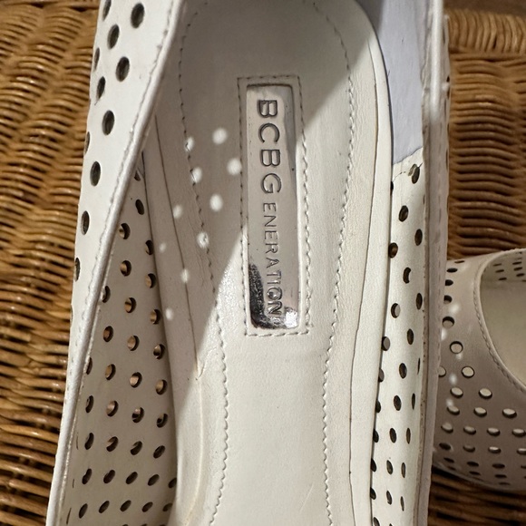 BCBG White Perforated Platform Heels - Picture 3 of 4